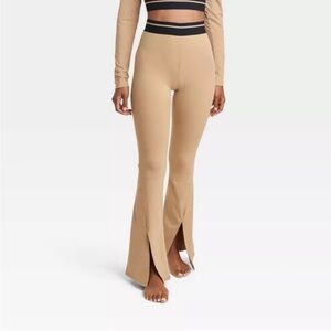 Joy Lab Highrise Tan color slight Flares Leggings
M/L